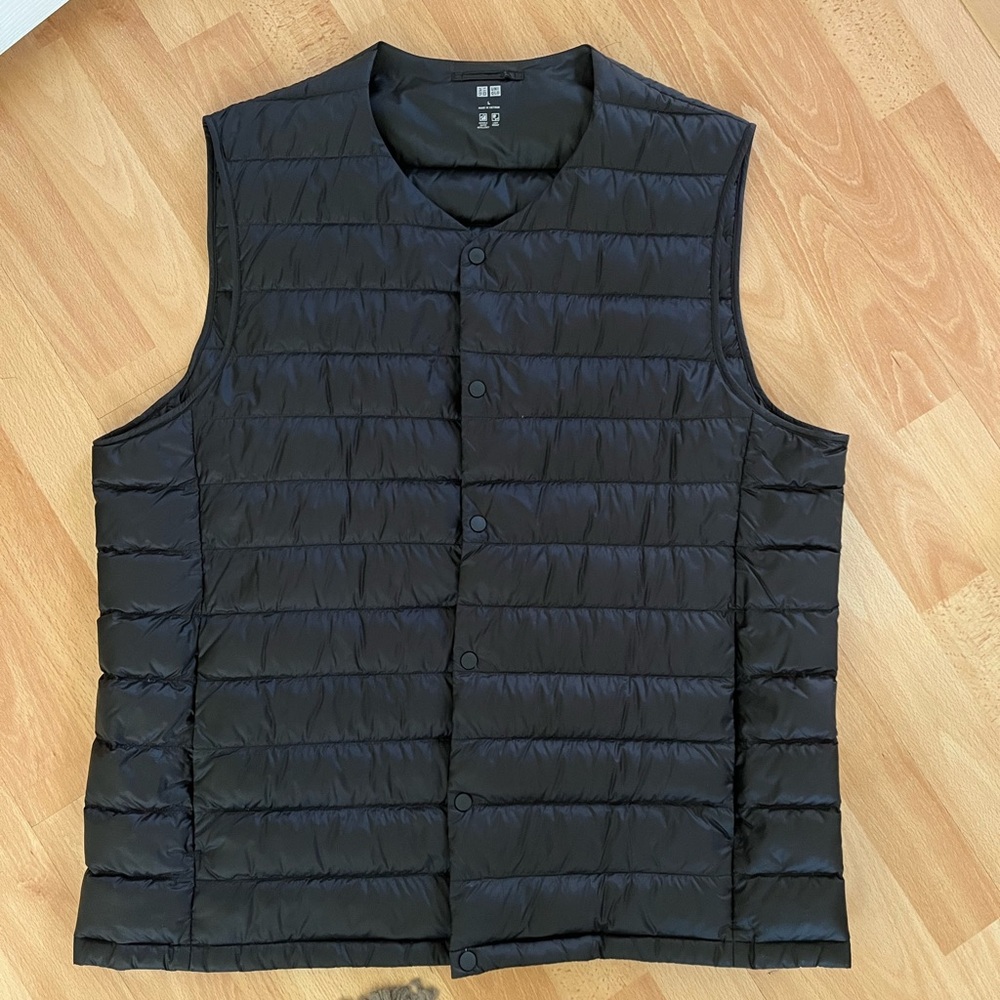 Uniqlo light-weight puffer vest.